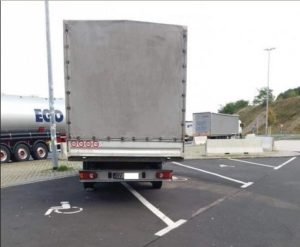 FC85B5A1-0468-4748-A180-3E8CF411C80F