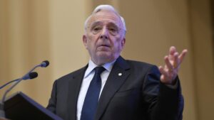 mai-bucurestiul-poate-sa-intre-in-euro-si-maine-ce-spune-isarescu-despre-adoptarea-monedei-unice-1057978