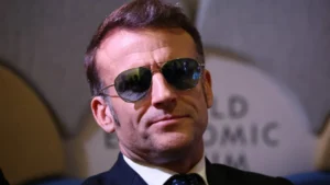 emmanuel-macron_AiolN