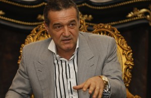 Gigi Becali, la biserică : Mi-e ruşine de ce am făcut. Temniţa e cel mai bun lucru din viaţa mea