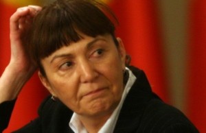 Monica Macovei: Dacă nu ne plac CĂTUŞELE, putem folosi EŞARFE din mătase
