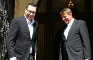Klaus Iohannis: „Solicit demisia premierului”/ Victor Ponta: „Doar Parlamentul poate să mă demită”