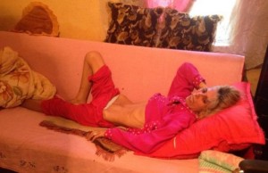 O femeie din Dolj a fost înfometată şi chinuită de concubin. A ajuns la spital cu o greutate de 25 de kilograme, cât un copil de 7 ani