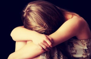 Viol tras la indigo. Tânăra abuzată de ziua ei, dezvăluiri cutremurătoare: „Nu mi-am imaginat că…”