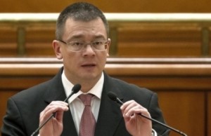 Mihai Răzvan Ungureanu, votat de Parlament ŞEF la SIE