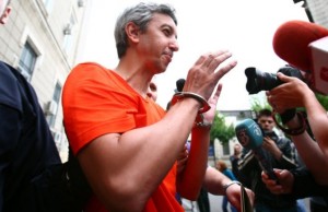 Se prabuseste imperiul lui Dan Diaconescu! Fostul sef al OTV a pierdut o suma colosala! Asta dupa ce masinile lui de lux au fost scoase la vanzare!