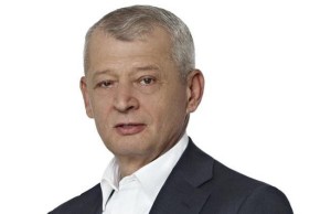 Scene incredibile la Municipal: iubita lui Sorin Oprescu, alungata de la patul lui! Politistii care l-au pazit non-stop pe fostul primar al Capitalei nu i-au permis sa stea langa el desi e ditamai sefa la Terapie Intensiva!