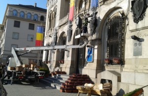 Primăria Craiova a început să împodobească orașul