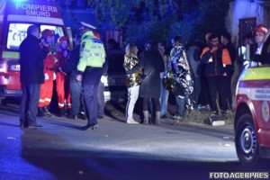 incident-in-aceasta-seara-in-fata-clubului-colectiv-un-tanar-a-fost-luat-de-ambulanta-339668
