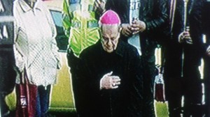 incident-in-aceasta-seara-in-fata-clubului-colectiv-un-tanar-a-fost-luat-de-ambulanta-339668