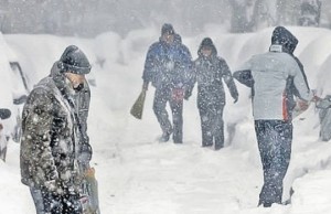 AVERTIZARE METEO. Temperaturile scad şi cu 20 de grade şi va NINGE în cea mai mare parte a ţării