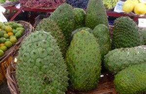 Fructul care vindecă cancerul și este de zece mii de ori mai eficient decât chimioterapia