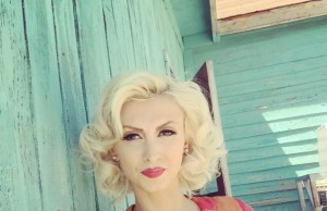 De cand e insarcinata, sanii parca i-au „explodat”! Uite ce decolteu sexy are Andreea Balan