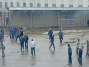 Stare de alertă la Penitenciarul Craiova! Deţinuţii au dat foc celulelor