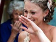 Fratele miresei a oprit nunta și a ieșit. Invitații, șocați. Când s-a întors, toți erau în lacrimi