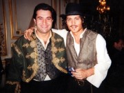 Johnny Depp si-a vizitat acasa prietenii din Romania, Ionita si Viorica din Clejani. Unde s-au cunoscut artistii