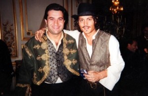 Johnny Depp si-a vizitat acasa prietenii din Romania, Ionita si Viorica din Clejani. Unde s-au cunoscut artistii