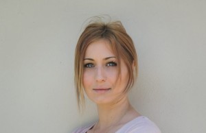 Oglindă, oglinjoară, ghicim şi fără tine! Ea este cea mai frumoasă „primăriţă” din România! La 31 de ani, va transforma Petrişul în rai!