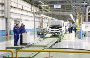 Statul român acceptă ca Ford să atingă producția asumată în contractul de privatizare abia în 2025. Condiționat!