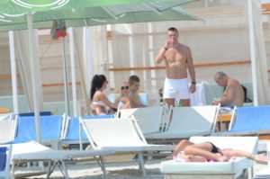 media_147187344942212600