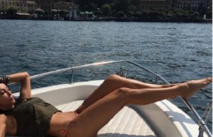 Mihaela Rădulescu s-a relaxat pe yacht! Ținuta de infarct i-a făcut pe fani să exclame: ”Arăți mai bine decât una de 20 de ani”