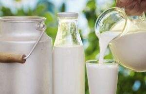 Atenție mare la ce fel de lapte consumați. Un cercetător a descoperit care este cel mai nesănătos tip de lapte