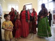 Tot mai mulți țigani emigrează în SUA, pretextând că sunt discriminați în România