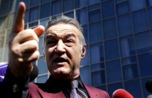 Gigi Becali taie în carne vie! Bătut de turci, patronul Stelei dă afară o vedetă!