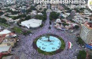 Peste un MILION de mexicani au ieșit în stradă pentru a susține familia naturală, după ce președintele a anunțat că dorește redefinirea căsătoriei. Imagini impresionante