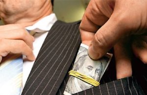 Un fost ministru din guvernul Ponta face acuzații grave: Cei patru ambasadori care răspândesc corupția în România