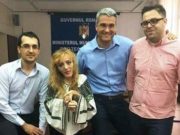 O gorjeancă ce suferă o boală foarte rară s-a dus până la Ministrul Muncii, pentru a pleda în favoarea persoanelor cu dizabilități. Tânăra de 27 de ani a mers la București în IE