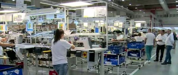 O nouă fabrică în România. Audi, VW, Peugeot, Renault vor avea tapițerii fabricate în țara noastră