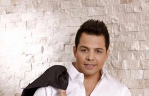 Jean de la Craiova, mărturisiri emoţionante despre copilăria chinuită! Acum, că e CELEBRU, a făcut o SCHIMBARE RADICALĂ care i-a schimbat culoarea tenului: „Mi l-a deschis”