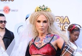 Cât a plătit Corina pentru hainele de scandal de la Sibiu! Cu banii ăştia îți iei un Logan!