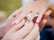 Proiect: Familia cu 3 copii şi tinerii până în 35 de ani care se căsătoresc primesc primă de 15.000 de lei de la stat