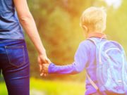 Un baietel a vrut sa renunte la invatatura dupa prima zi de scoala. Ce a spus directoarea si ce a inteles micutul: este sfasietor!