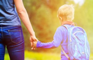 Un baietel a vrut sa renunte la invatatura dupa prima zi de scoala. Ce a spus directoarea si ce a inteles micutul: este sfasietor!