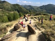 Elena Udrea, fotografii inedite la „pietrele vii” din Buzău. S-a pozat chiar şi cu o capră