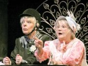 Joacă în şase piese la 80 de ani