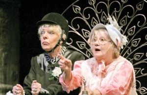 Joacă în şase piese la 80 de ani