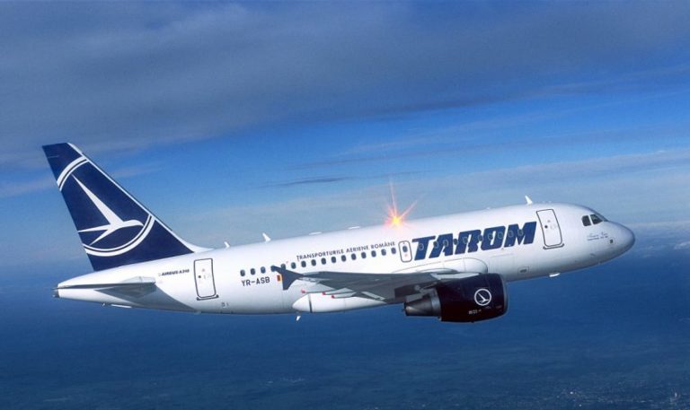 TAROM aniversează 62 de ani de existenţă, alături de pasagerii săi