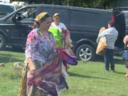 Țiganii dezamăgiți la ”cheful” de Sfânta Măria Mică. Au lipsit lăutarii, iar expoziția de mașini de lux din parcarea de la Costești a fost ”anulată”: „Nu mai merge nici Spania, nici ciordeala nu mai merge”.