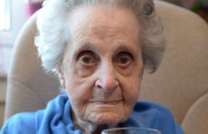 Are 102 ani și fumează un pachet de țigări pe zi. Care este secretul longevității