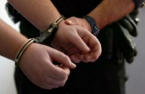 Dolj: Bărbat reţinut după ce a violat o femeie şi i-a furat banii