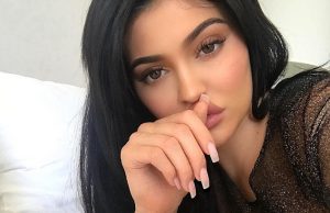 Vedeta care a aparut fara sfarcuri pe internet! Fanii s-au speriat cand au vazut-o ASA