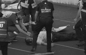 Jandarmul lovit cu un scaun în cap a fost transferat la Secția de Neurologie a Spitalului Militar din Cluj. Ce spun medicii