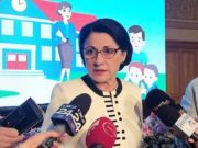Parintii cer demisia Ecaterinei Andronescu: „De treizeci de ani se fac experimente nereusite pe seama copiilor.” Ce spune textul petitiei?!