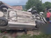 Accident teribil la Dărmăneşti, în Argeş. Un tânăr a murit pe loc, după ce s-a înfipt cu maşina într-o bancă