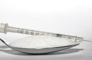 Alertă în Alba-Iulia! Oameni înţepaţi cu seringi pe stradă!