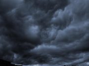 ALERTĂ METEO. Cod roşu de averse torenţiale, grindină şi vijelii puternice